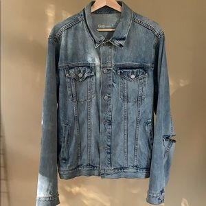 GAP DENIM JACKET WITH DISTRESSED SLEEVES